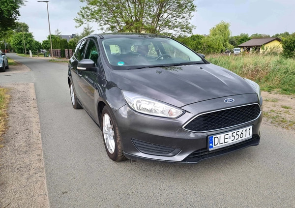 Ford Focus cena 32900 przebieg: 102000, rok produkcji 2015 z Sztum małe 211